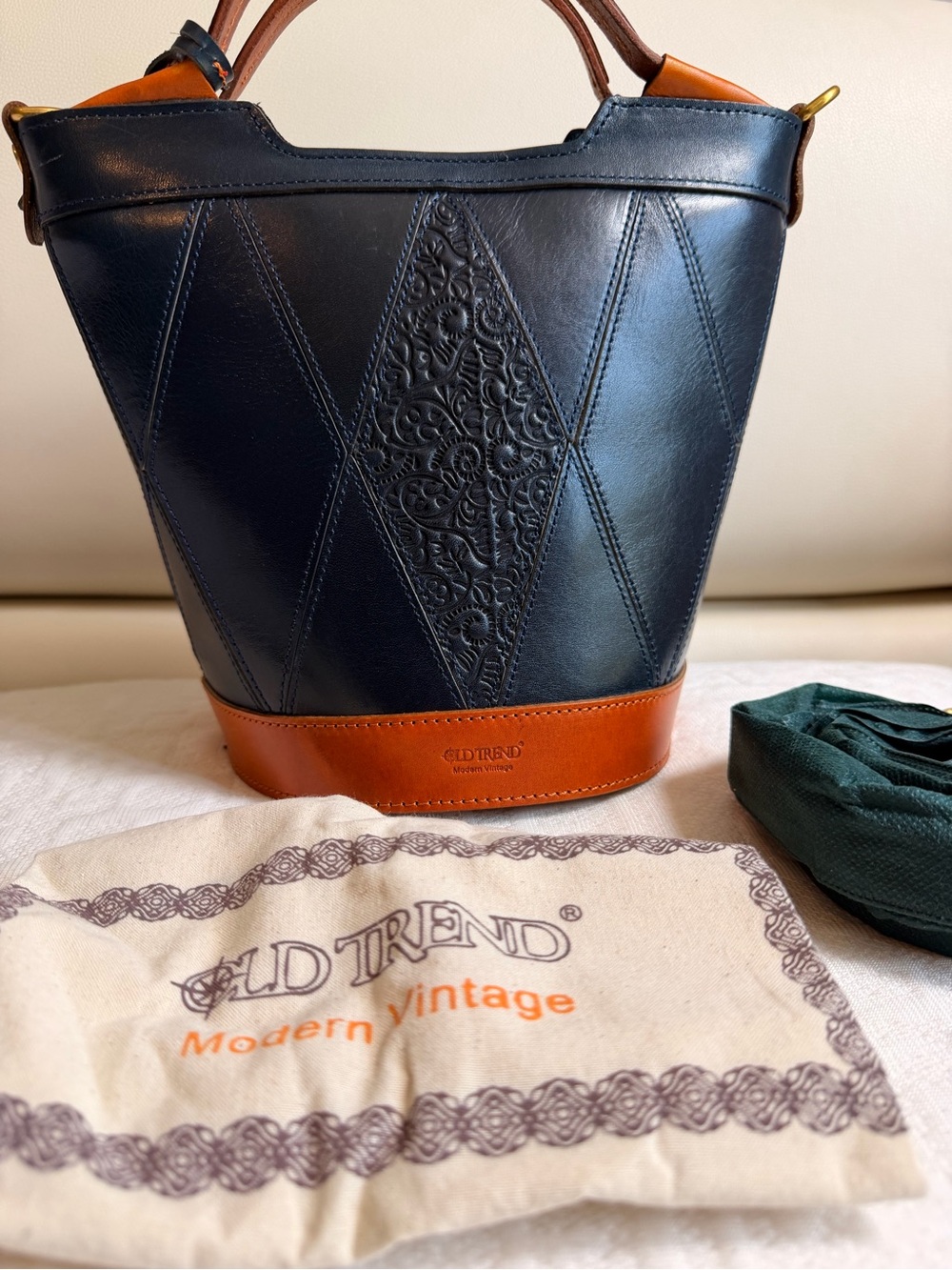 Old Trend Promise mini Leather Bag new